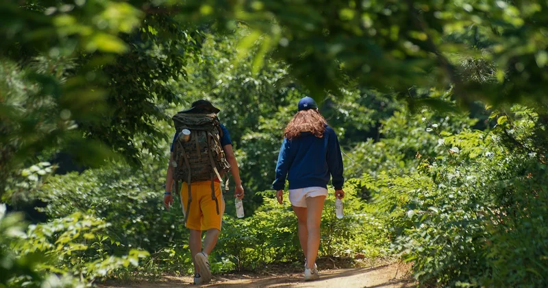 Comment organiser un week-end en amoureux qui ne se transforme pas en camping familial