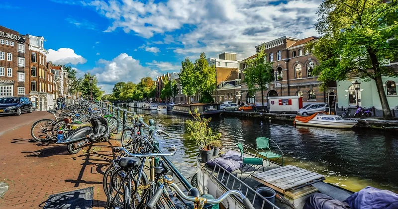 Vacances à vélo en famille en Europe : faut-il sortir des villes ?